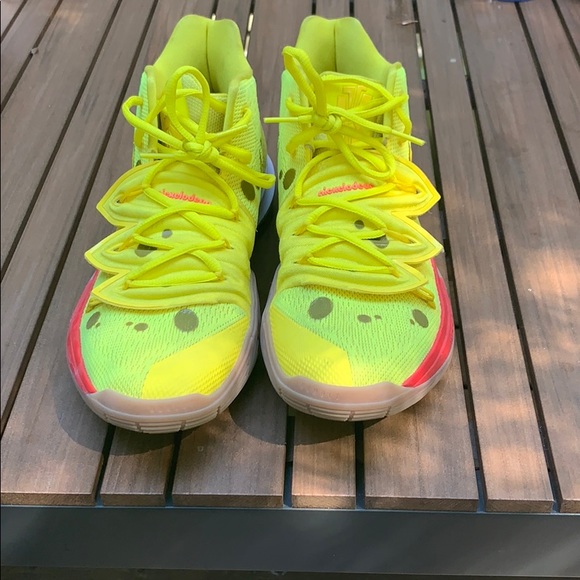 Other - Spongebob Kyrie‘s